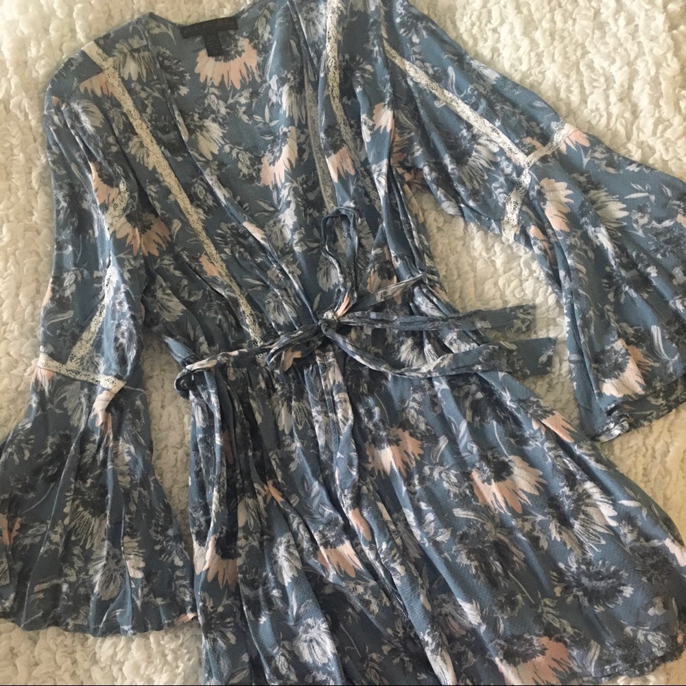 NWOT Midnight Bakery Floral House Coat